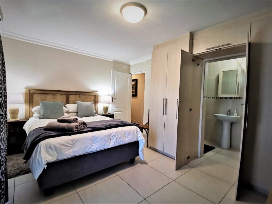 4 Bedroom Property for Sale in Monte Christo Western Cape